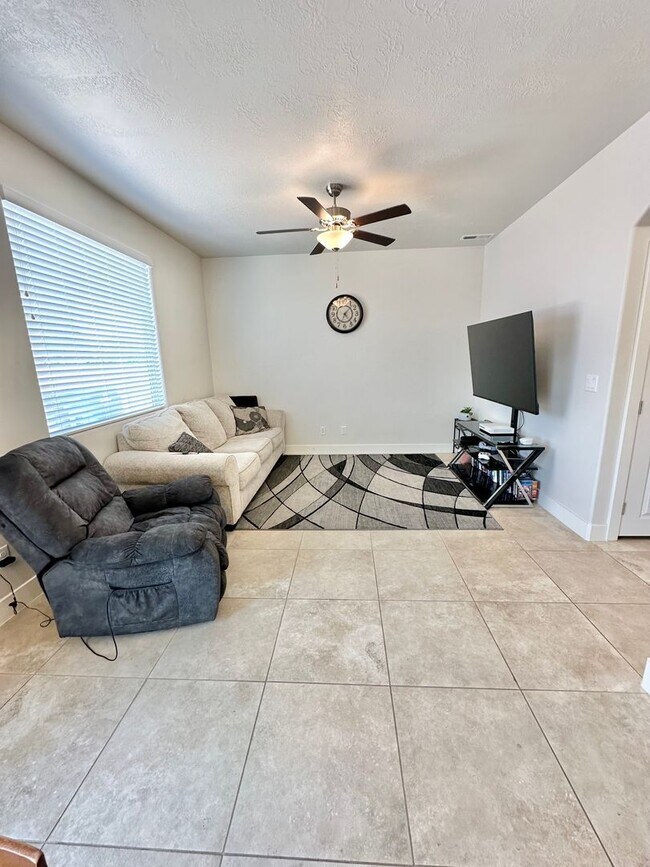 Photo - Tortoise Rock Dr Townhome!