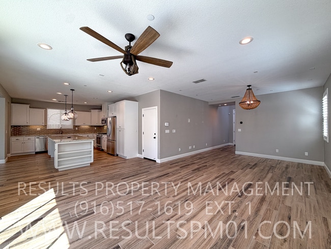 Photo - 1280 Goldenrod Way