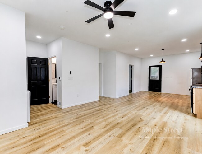 Photo - 910 Main St Unit 910 Main St #1