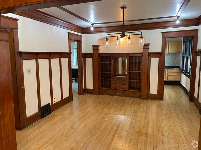Building Photo - 2444 N Booth St Unit 2 bedroom lower Rental