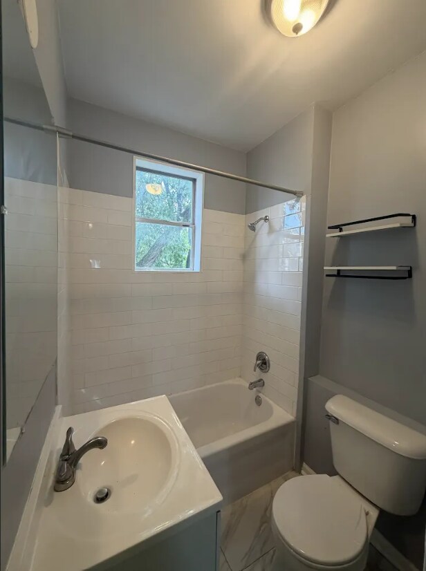 Photo - 1729 N Whipple St Unit 2