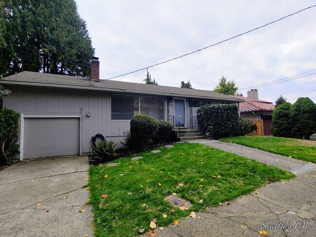 Photo - Beautifully Updated 4 Bedroom Home in Sherdian Beach- Includes Beach Club Access