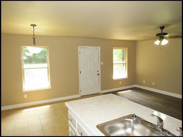 Photo - 262 Glenna Ln