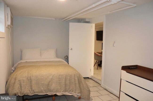 Building Photo - 2121 N St NW