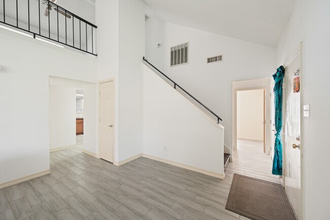 Photo - 1823 Mandrill Ln