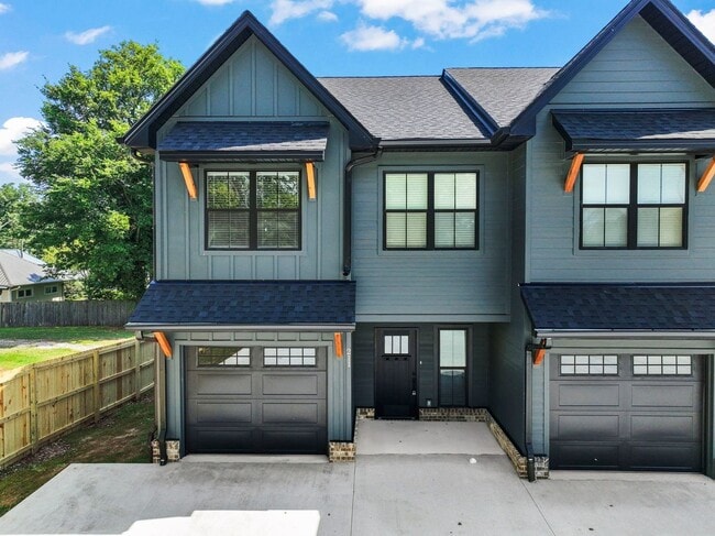 Photo - LIKE NEW Townhome in Winchester...Walking Distance to Downtown Square!