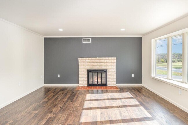 Photo - 411 Wagner Dr