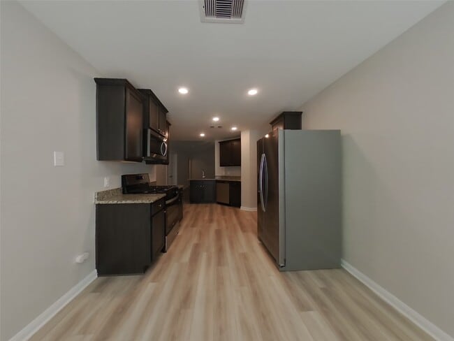 Photo - 23020 Shakespeare Dr