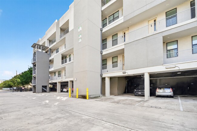 Photo - 2401 Crawford St Unit B209
