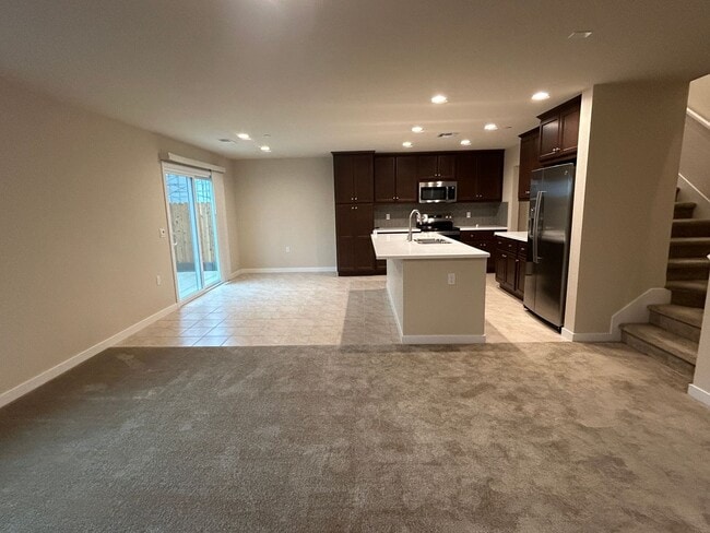 Photo - 479 Lemongrass St