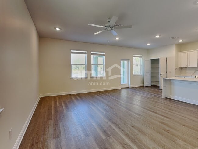 Photo - 4756 Tributary Ln