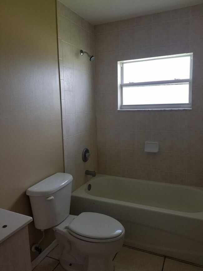 Photo - 4701-4703 13th St SW Unit 4703 13th St SW