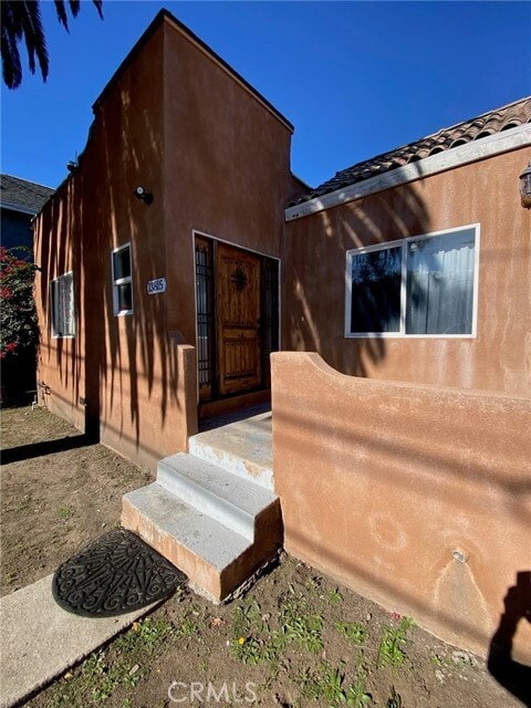 Building Photo - 13815 Vanowen St