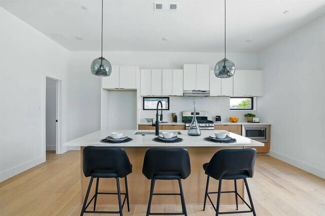 Photo - 430 E 8th St Unidad 430