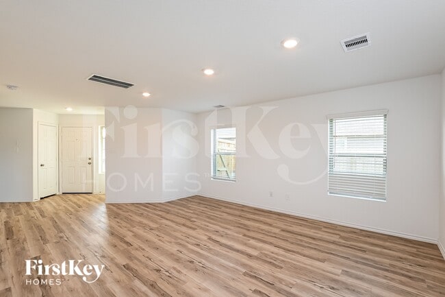 302 Pickwick Gdns Ln