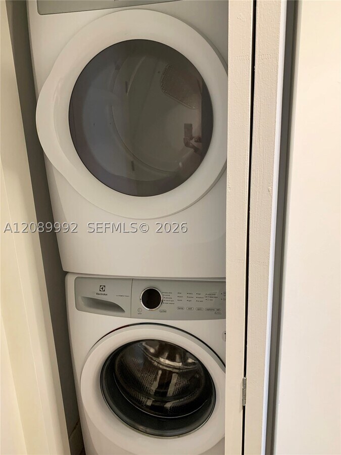 Photo - 16385 Biscayne Blvd Unit 2502