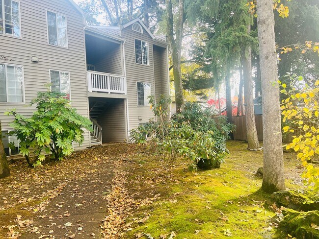 First Full Month's Rent Free! Bright and Airy One Bedroom Condo - Water, Sewer & Trash Covered! - First Full Month's Rent Free! Bright and Airy One Bedroom Condo - Water, Sewer & Trash Covered!