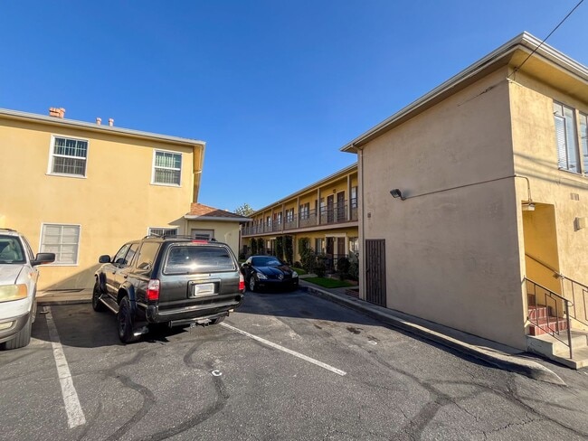 Photo - 5919-5925 Crenshaw Blvd