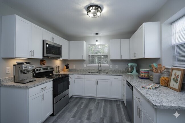 Photo - 17078 Oak Grove Ln