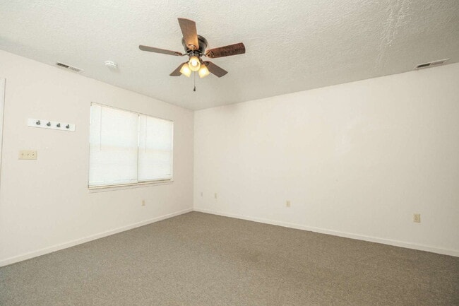 Photo - 2 Bedroom, 1 Bath Townhome – Bradley Hills...