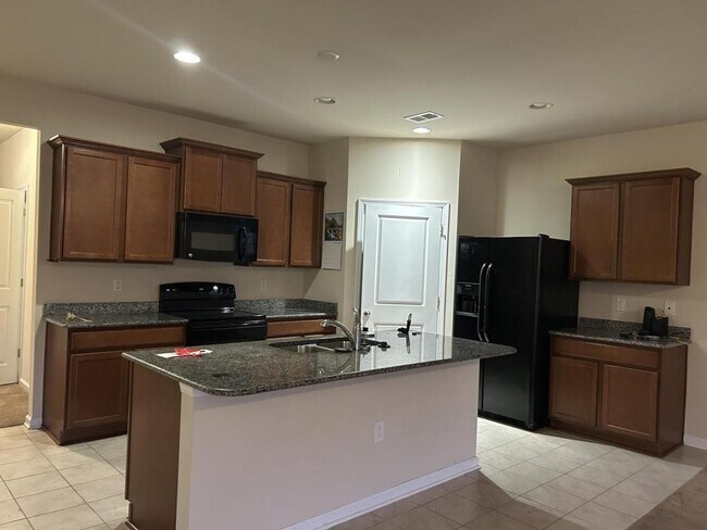 Photo - 846 Hayes Point Cir