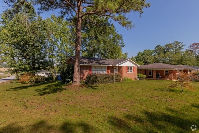 Building Photo - 4 bedroom near St. Anne Catholic Church Rental