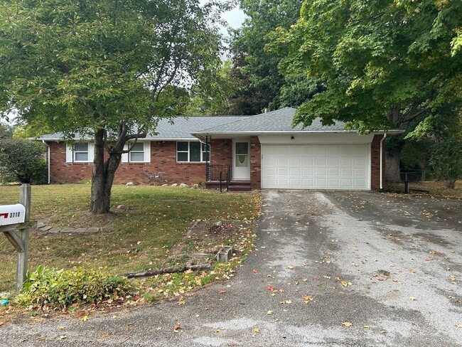 Building Photo - 3710 Hickory Ln Unit 1