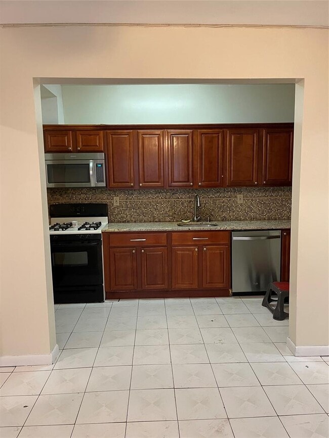 Photo - 442 Amboy St