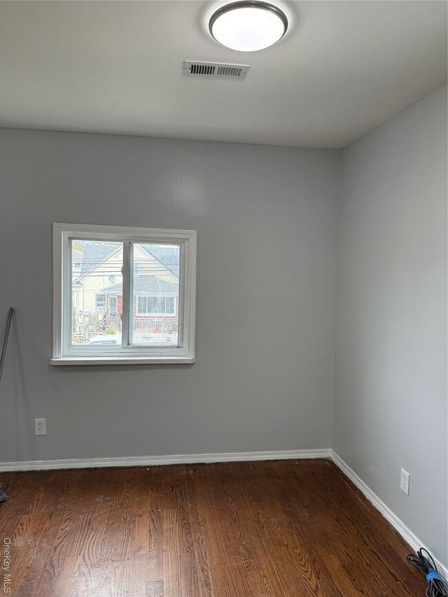 Photo - 119-24 199th St