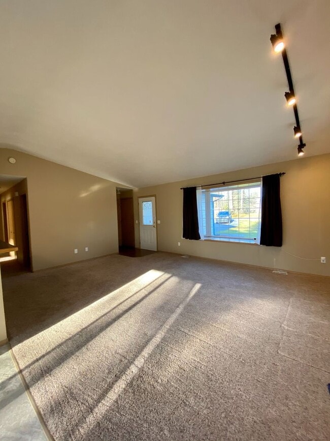 Photo - 215 Knight Dr
