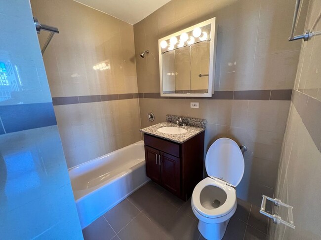 Photo - 5650 N Sheridan Rd Unit 8A