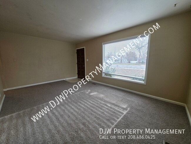 Photo - 624 W Linden St