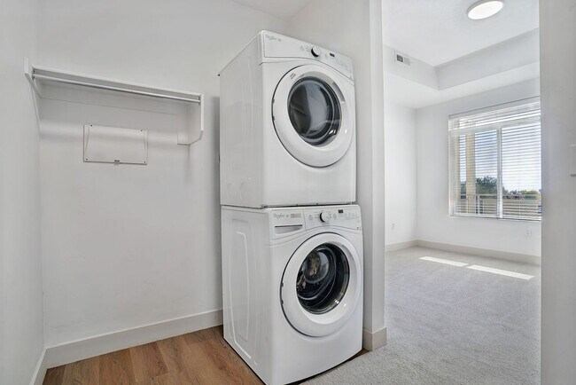 In Unit Washer/Dryer