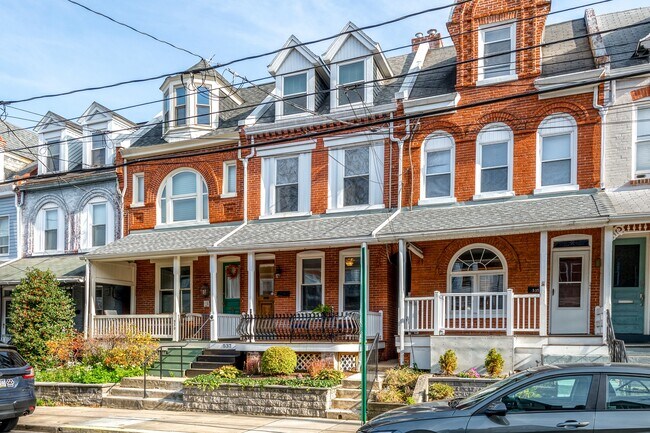 Photo - 537 N Mary St