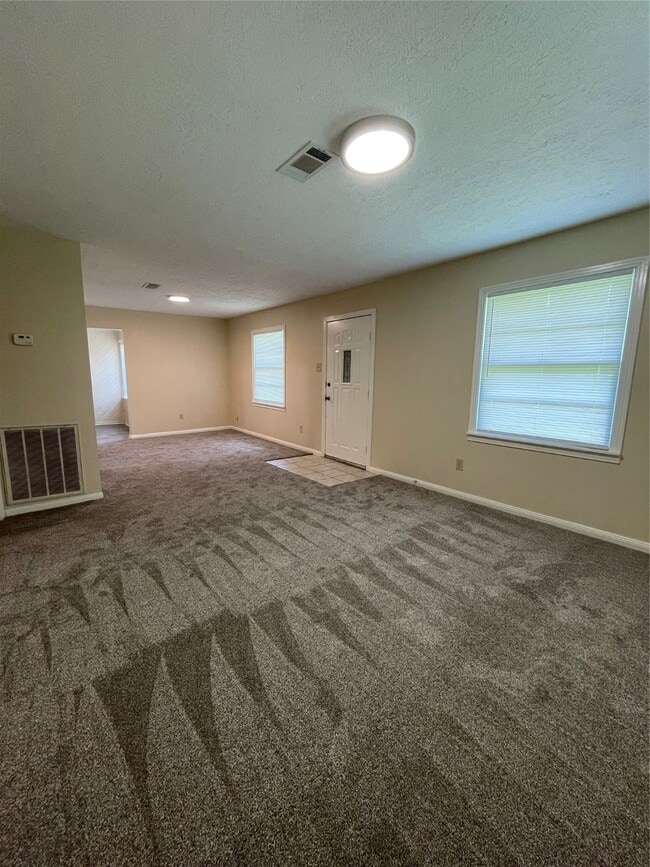 Building Photo - 138 Laurel St