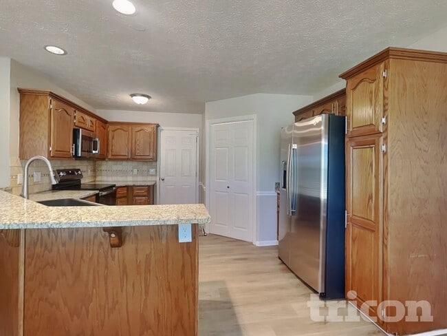 Photo - 146B Waterford Way