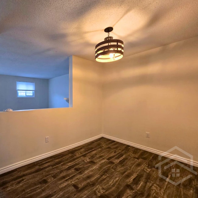 Photo - 3-Bedroom Townhouse in Woodstock!! Unit 2