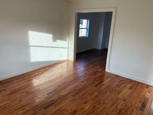 Photo - 115 S 8th St