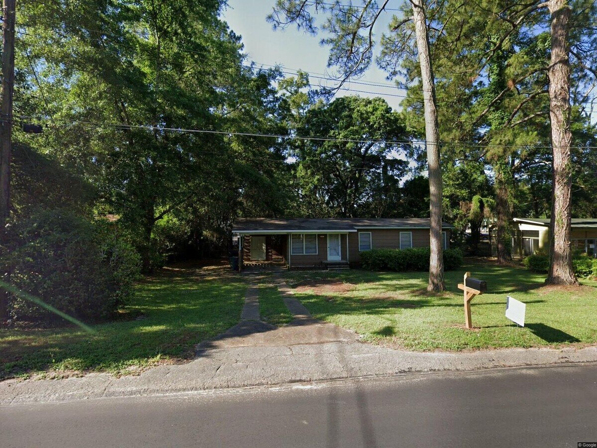Photo - 2003 Crabapple Dr