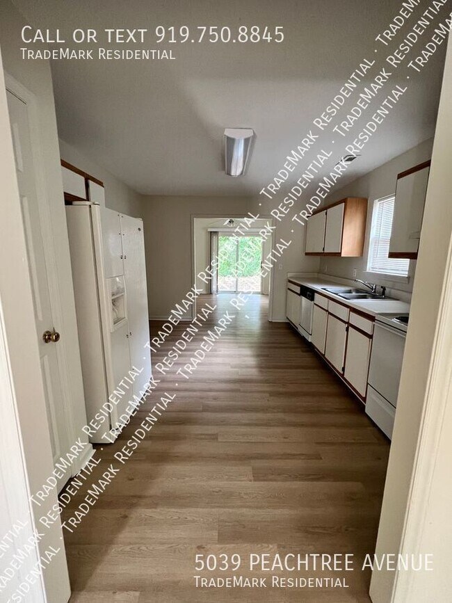 Photo - 5039 Peachtree Ave