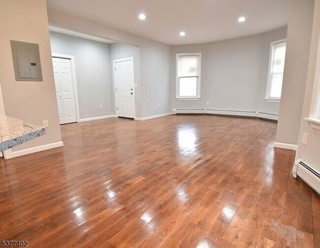 Photo - 83 Arsdale Terrace