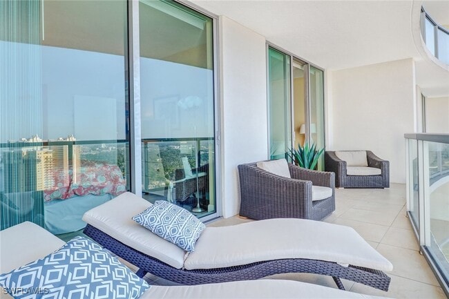 Photo - 3000 Oasis Grand Blvd Unidad 3006