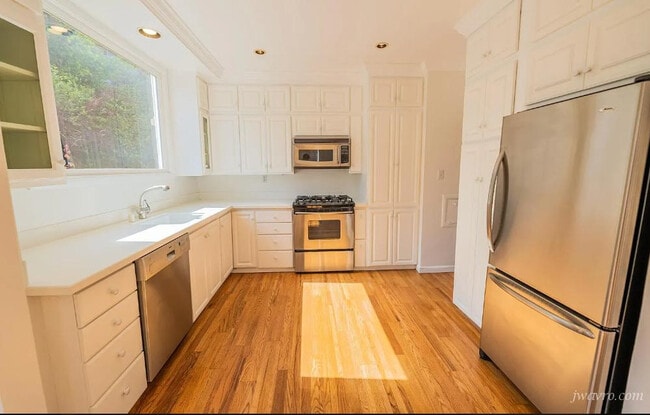 Photo - 370 Yerba Buena Ave