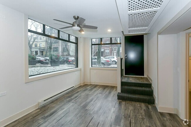 Building Photo - 638.5 W Arlington Pl Unit 62G Rental