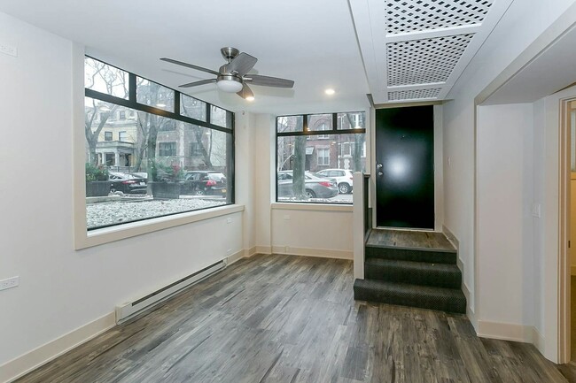 Photo - 638.5 W Arlington Pl Apartment Unit 62G