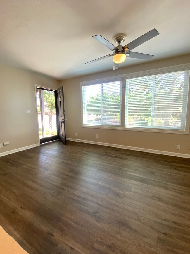 Photo - 2088 Montgomery Ave Unit #M