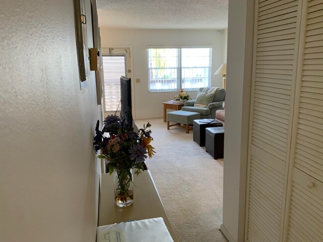 Photo - 2050 Hythe A Unit 2050