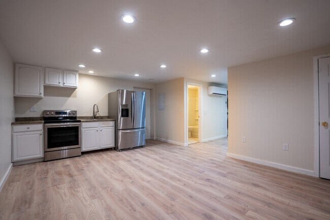 1042 Davenport Dr