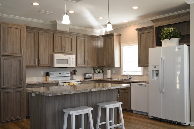 Photo - 6708 Lakewood Dr