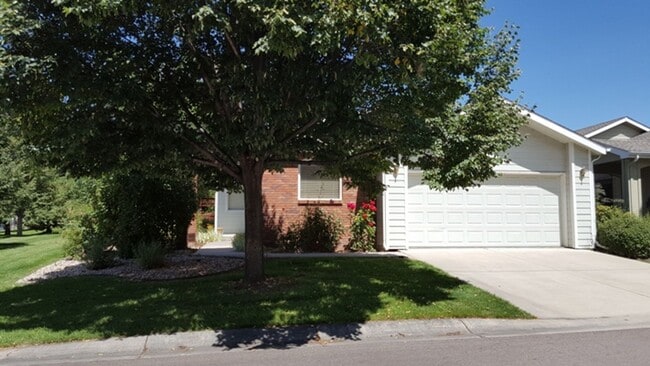 Building Photo - Comfort and Convenience in This 3 Bedroom Miramont Gem